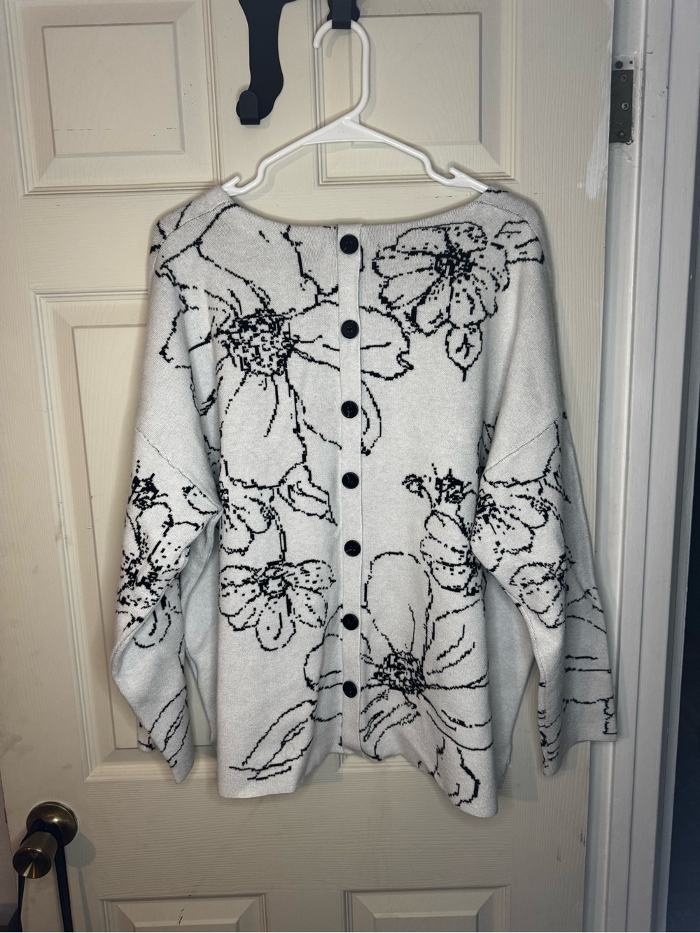 Tahari White Floral Knit Sweater - Classic Crewneck - XXL - Picture 2 of 3